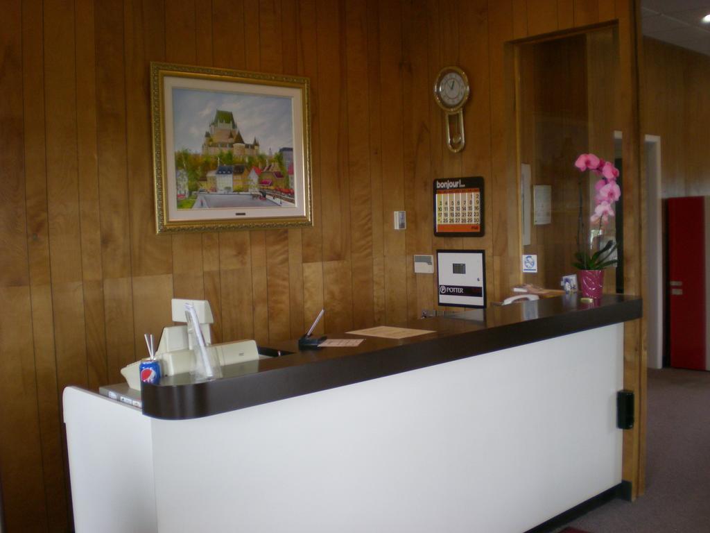 Motel Vaudreuil Zewnętrze zdjęcie