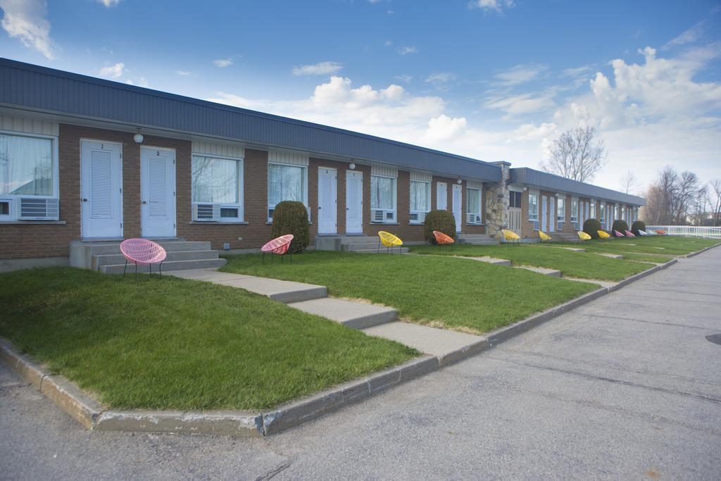 Motel Vaudreuil Zewnętrze zdjęcie